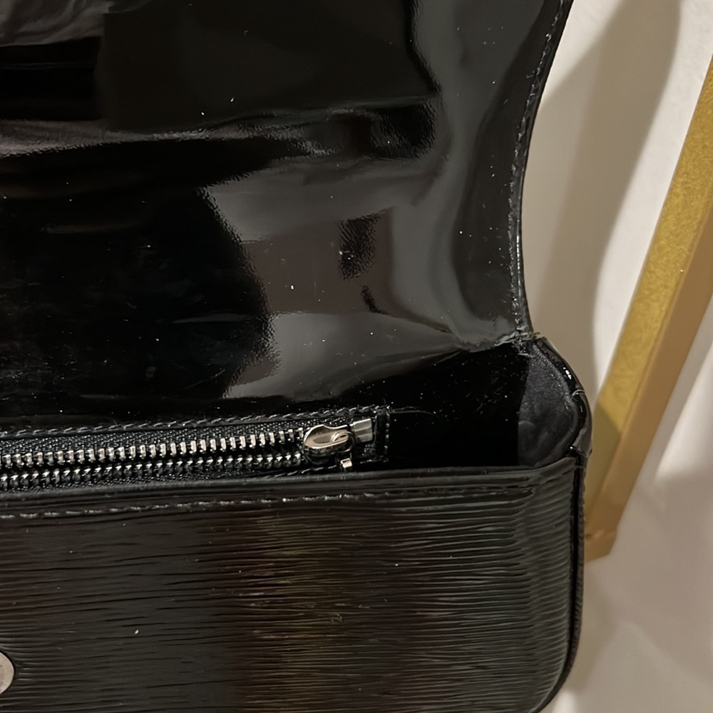 Authentic Louis Vuitton Clutch - Picture 4 of 11